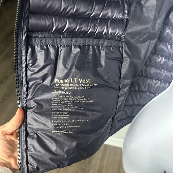Like New Cotopaxi Women’s Navy Fuego LT Down Vest Size WXS - Picture 5 of 7